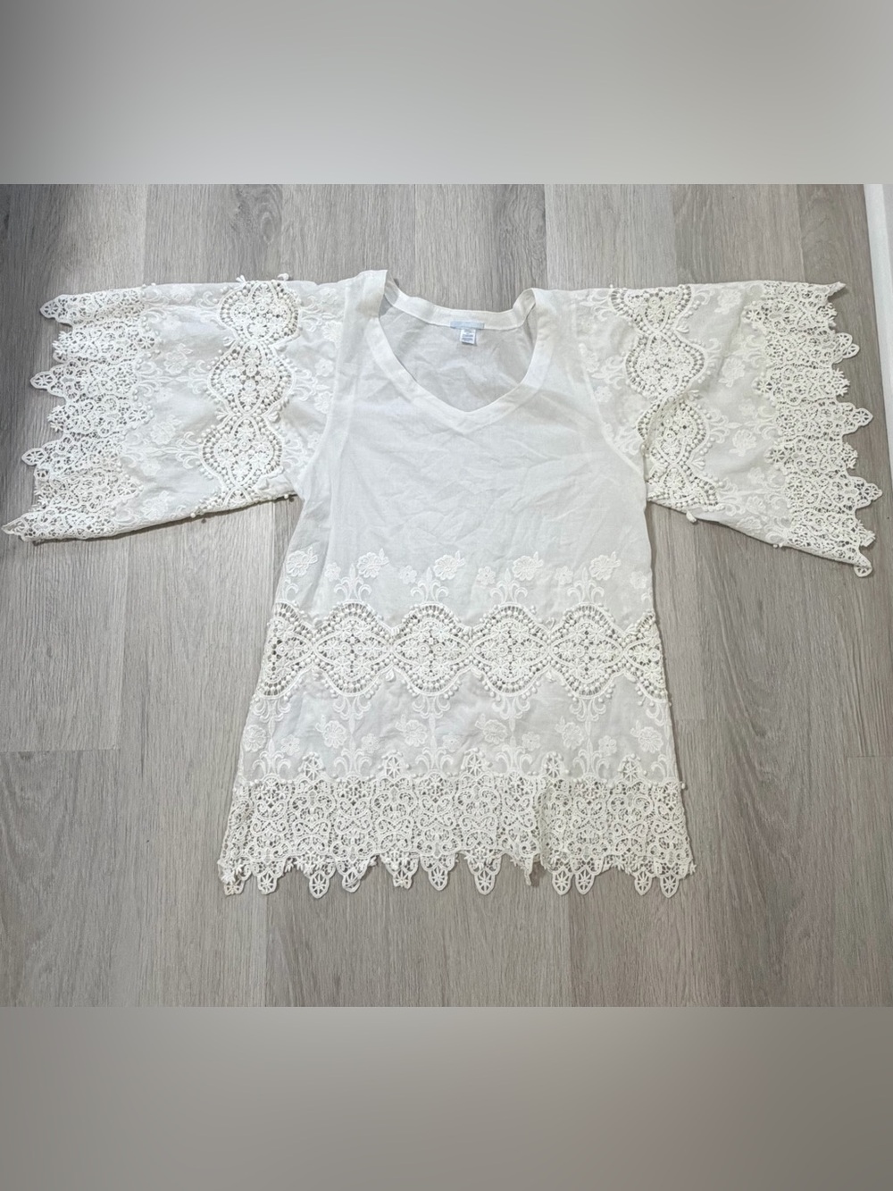 100% cotton anthropology White Lace Embroidered Tunic Top